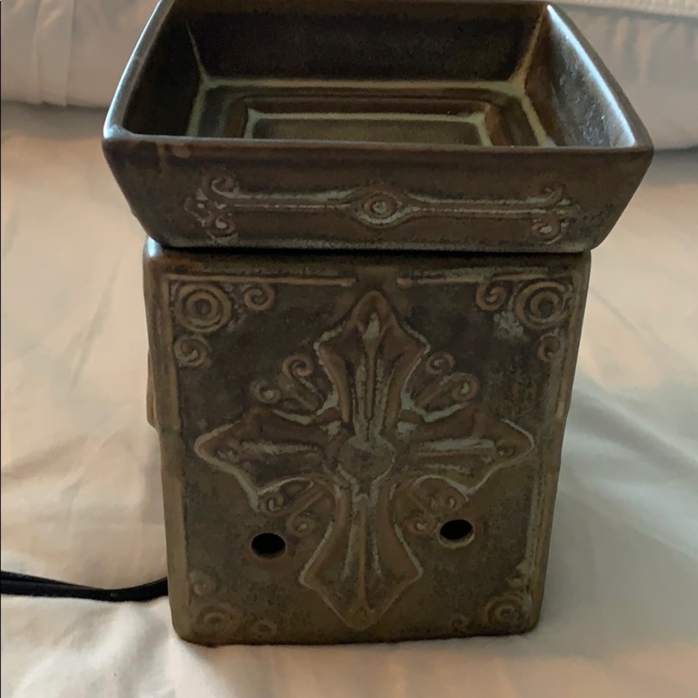 Scentsy Cross Warmer
